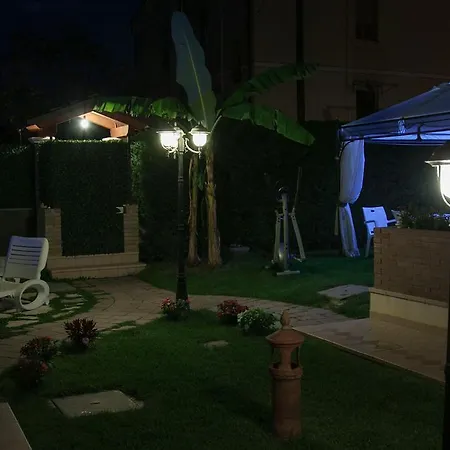 La Piccola Oasi 1 E 2 2* رافيننا
