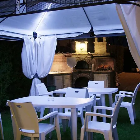 La Piccola Oasi 1 E 2 2* رافيننا