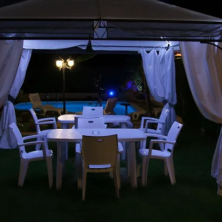 La Piccola Oasi 1 E 2 فندق مبيت وإفطار رافيننا